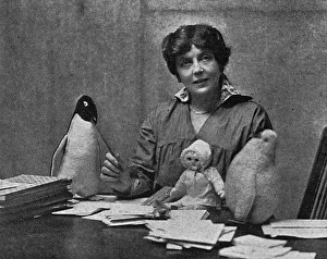 Lena Ashwell in a Three Arts overall, WW1 Lena Ashwell in a Three Arts overall, WW1