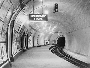 A London Underground platform at Bank station A London Underground platform at Bank station