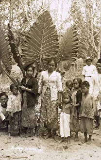 Two Malaysian Women and their children - Singapore Two Malaysian Women and their children - Singapore
