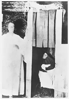 Paranormal Mediumship Prints: Materialisation ?
