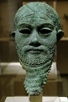 Mesopotamian art. Bust of a ruler, dated between 2300 and 20 Mesopotamian art. Bust of a ruler, dated between 2300 and 20