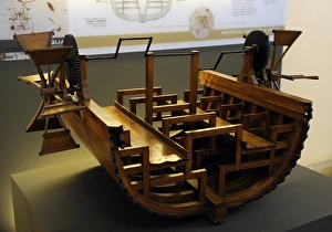 Paddle boat. Study by Leonardo da Vinci, 15th century. Mode Paddle boat. Study by Leonardo da Vinci, 15th century. Mode