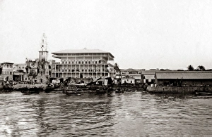 Palce of the Sultan, Zanzibar, 1896, before bombardment Palce of the Sultan, Zanzibar, 1896, before bombardment