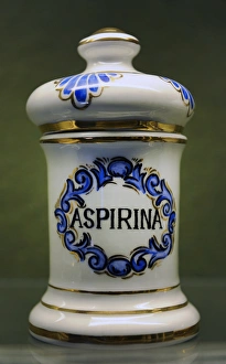 Pharmaceutical jars for storing Aspirina and Bicarbonat Pharmaceutical jars for storing Aspirina and Bicarbonat