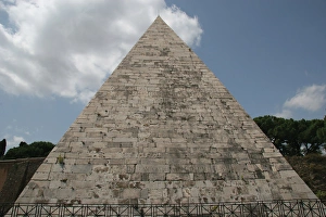 Pyramid of Cestius. Rome. Italiy Pyramid of Cestius. Rome. Italiy