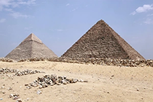 Pyramid of Khafre and Menkaure in Cairo, Egypt Pyramid of Khafre and Menkaure in Cairo, Egypt