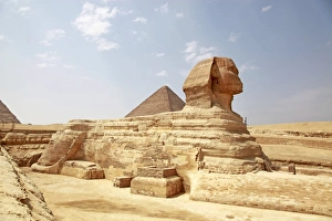 Pyramid of Khafre and the Sphinx in Cairo, Egypt Pyramid of Khafre and the Sphinx in Cairo, Egypt