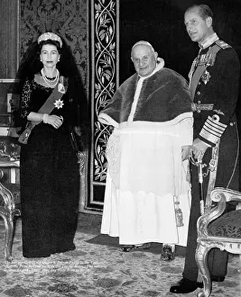 Duke Of Edinburgh Prints: Queen Elizabeth II visits the Vatican, 1961 Print