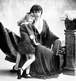Queen Marie of Romania with her daughter Ileana Queen Marie of Romania with her daughter Ileana
