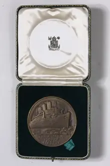 Steam Ship History Prints: Queen Mary medal