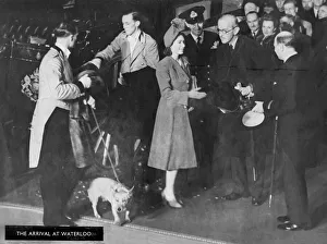 Royal Wedding 1947 - newlyweds depart for honeymoon at Water Royal Wedding 1947 - newlyweds depart for honeymoon at Water