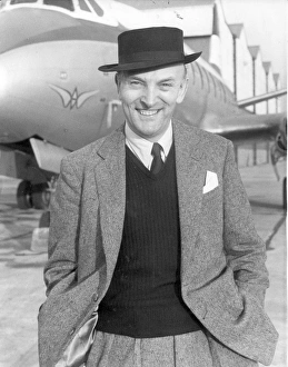 Sir George Edwards in front of a Vickers Viscount in 1960 Sir George Edwards in front of a Vickers Viscount in 1960