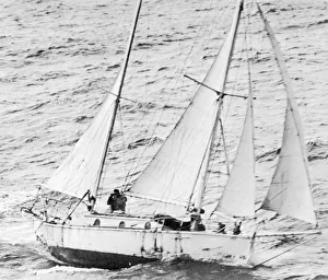 Sir Robin Knox-Johnston circumnavigates the globe Sir Robin Knox-Johnston circumnavigates the globe