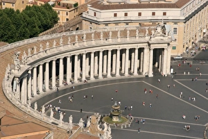 St Peters square at the Vatican. Built by Gian Lorenzo Ber St Peters square at the Vatican. Built by Gian Lorenzo Ber