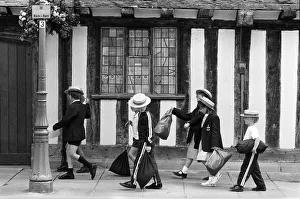 Straw boater schoolchildren, Stratford Straw boater schoolchildren, Stratford