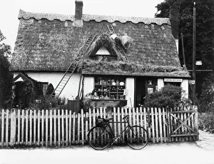 Thatched Roof Construction Prints: Suffolk Thatcher
