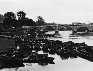 River Thames Transport Prints: Empty Thames Punts