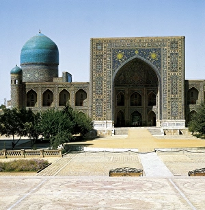 Tilla Kari Madrasa. 1646-1660. UZBEKISTAN. Samarkand Tilla Kari Madrasa. 1646-1660. UZBEKISTAN. Samarkand