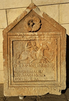 Tombstone. Nablus, Palestine. Roman art. 2nd-3rd century AD Tombstone. Nablus, Palestine. Roman art. 2nd-3rd century AD