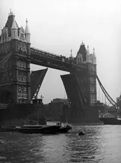 Bascule Bridge Design Prints: Tower Bridge Open