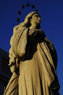 Virgin statue. Castel Gandolfo. Italy Virgin statue. Castel Gandolfo. Italy