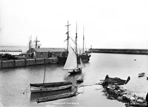 Irish Harbour Scene Prints: Wicklow Harbour