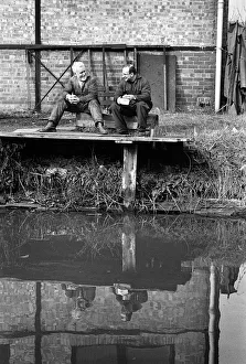 Workers tea break beside the Sheffield and Tinsley Canal Workers tea break beside the Sheffield and Tinsley Canal