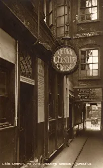 Ye Olde Cheshire Cheese Pub, Fleet Street, London Ye Olde Cheshire Cheese Pub, Fleet Street, London