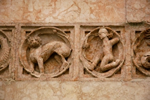 Zoophorus. Detail. Baptistery of Parma Zoophorus. Detail. Baptistery of Parma