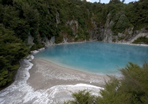 Blue lake, Waimangu valley. Geothermal activity Blue lake, Waimangu valley. Geothermal activity