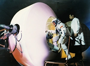 Centrifuge training for cosmonauts Centrifuge training for cosmonauts