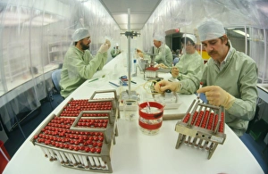 Clean-room assembly of technetium-99m generator Clean-room assembly of technetium-99m generator