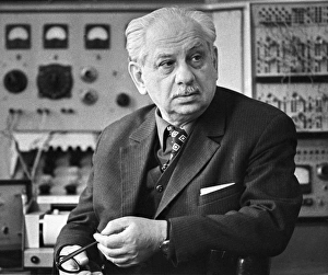 Prints of Elepter Luarsabovich Andronikashvili (1910-1989), Soviet physicist, in a laboratory Images Dated 2008 September: Elepter Andronikashvili in Laboratory Print