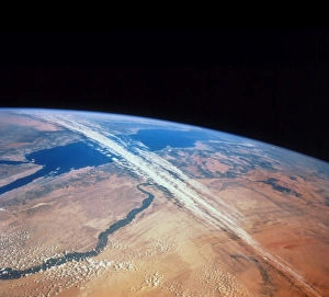 Gemini 12 image of the jetstream over the Gemini 12 image of the jetstream over the