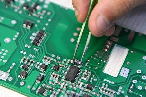 Electronic Component Installation Prints: Installing component on circuit board C015 / 6183