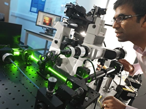 National Physical Laboratory UK Prints: Laser microscope experiment C016 / 6434
