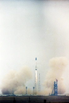 Images Dated 6th March 2013: Launch of the Zarya module Print