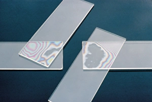 Prints of Newtons rings, interference pattern caused by 2 microscope slides in contact with each other Images Dated 1985 March: Newton's Rings Print, Interference Pattern