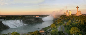 Prints of Niagra Falls. These falls are on the border of Ontario, Canada (right) and New York State, USA (left) Images Dated 2006 November: Niagara Falls Print