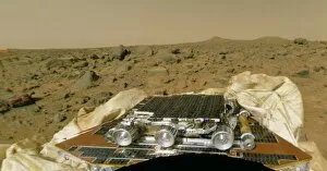 Images Dated 16th December 2003: Sojourner before leaving the Mars Pathfinder