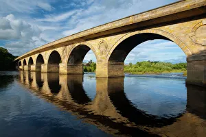 England, Northumberland, Hexham. Hexham Bridge over the River Tyne, the bridge was built in 1793 by Robert Mylne to a England, Northumberland, Hexham. Hexham Bridge over the River Tyne, the bridge was built in 1793 by Robert Mylne to a