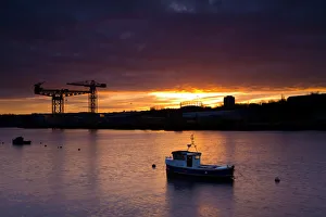 England, Tyne and Wear, Hebburn Riverside Park. Sunset viewed from the Hebburn Riverside Park in South Tyneside England, Tyne and Wear, Hebburn Riverside Park. Sunset viewed from the Hebburn Riverside Park in South Tyneside