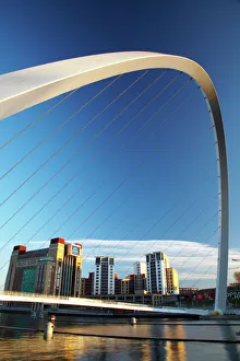 England, Tyne & Wear, Newcastle Upon Tyne. The Millennium Bridge and the river Tyne England, Tyne & Wear, Newcastle Upon Tyne. The Millennium Bridge and the river Tyne
