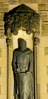 Prints of Scotland, Edinburgh, Edinburgh Castle. Sir William Wallace statue, a famous leader during the First War of Scottish Independence, situated at the entrance to Edinburgh Castle Map Prints: Edinburgh Castle Print: Sir William Wallace Statue at the Entrance