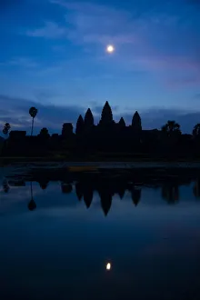 Prints of Angkor archaeological complex before dawn, Angkor, UNESCO World Heritage Site, Siem Reap, Cambodia, Indochina, Southeast Asia, Asia Map Prints: Angkor Archaeological Complex Print before Dawn