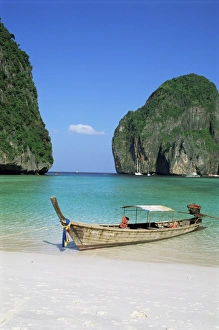 Images Dated 17th January 2000: Ao Maya Print, Ko Phi Phi Island Landscape