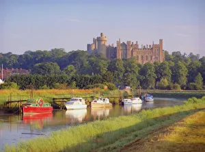 Arundel Castle and River, Arundel, Sussex, England Arundel Castle and River, Arundel, Sussex, England
