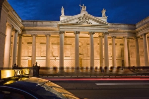 Bank of Ireland, evening, Dublin, Republic of Ireland, Europe Bank of Ireland, evening, Dublin, Republic of Ireland, Europe