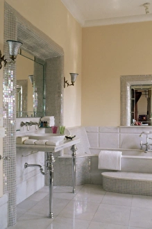 Usha Kiran Palace Hotel Gwalior Prints: Bathroom suite