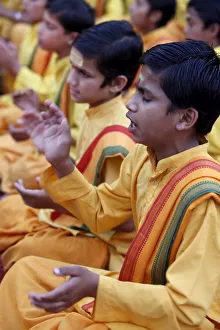 Brahmachari singing in Parmath, Rishikesh, Uttarakhand, India, Asia Brahmachari singing in Parmath, Rishikesh, Uttarakhand, India, Asia